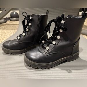 Girl’s Black Boots Size 3